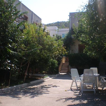 Ilios Apartments Poros Town Luaran gambar